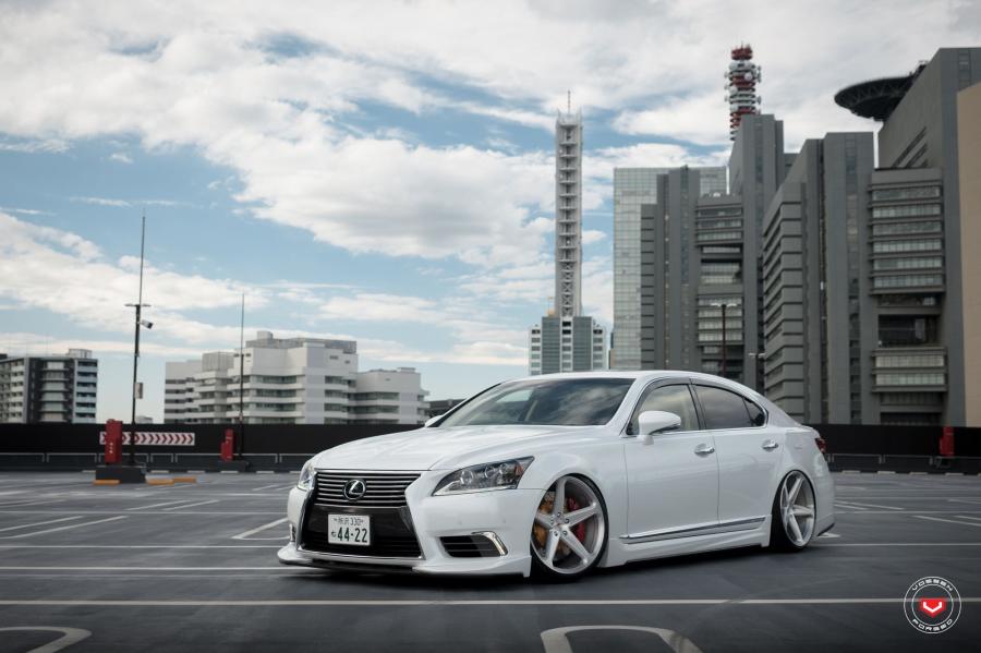  Lexus LS460 on Vossen Wheels (CG-201) 2016 года  (фото 21 из 21)